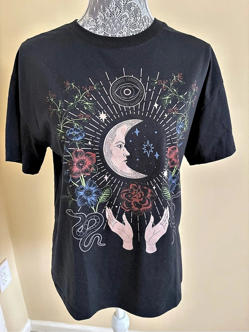 NWT charcoal gray moon, evil eye and flower graphic tee with uplifting hands13